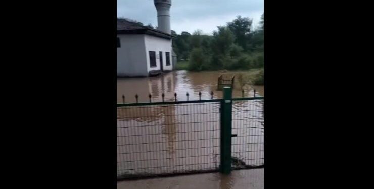 Pazaryeri’nde Sağanak Felaketi Köyleri Vurdu: Evler, Tarım Arazileri ve Cami Sular Altında Kaldı