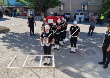 GÖREV BAŞINDA HAYATINI KAYBEDEN POLİS MEMURU SON YOLCULUĞUNA UĞURLANDI